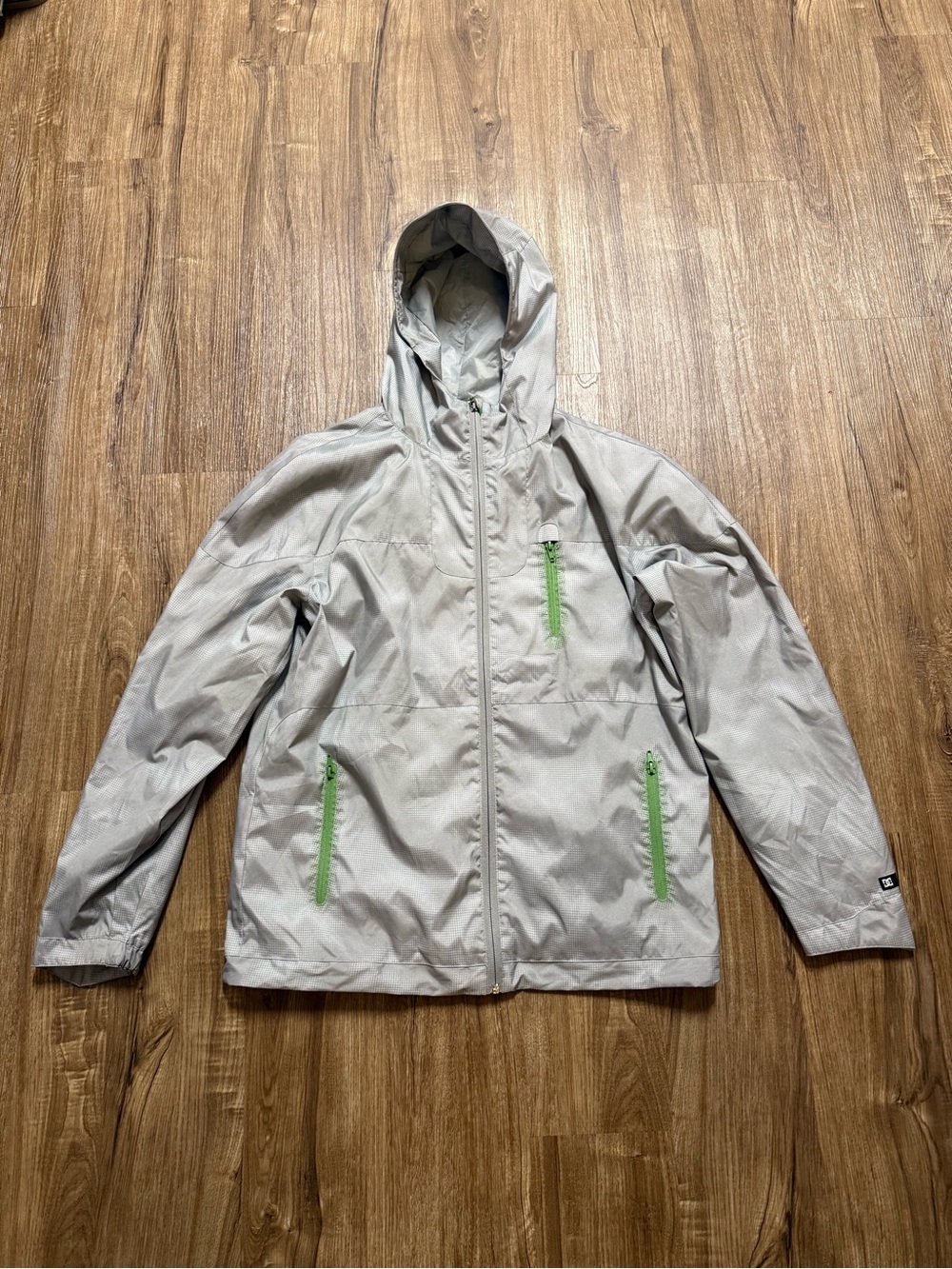 DC Shoes Men's Lightweight Hooded Windbreaker Jacket